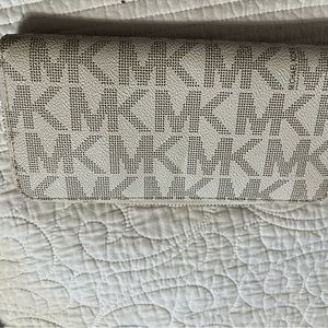 Micheal Kors wallet